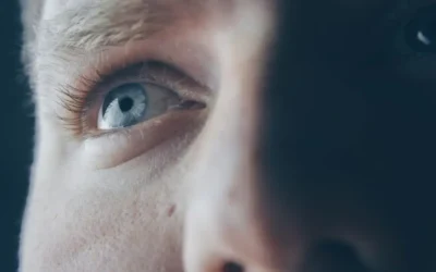 Navega con salud: Cómo las pantallas afectan tus ojos y cómo protegerlos