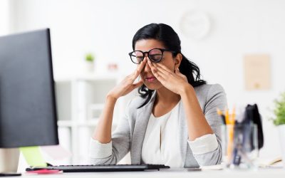 Vista cansada o presbicia: cuáles son los síntomas, posibles causas y tratamiento