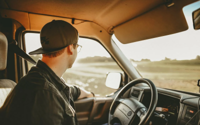 ¿Usas gafas o lentillas para conducir? La nueva normativa de la DGT